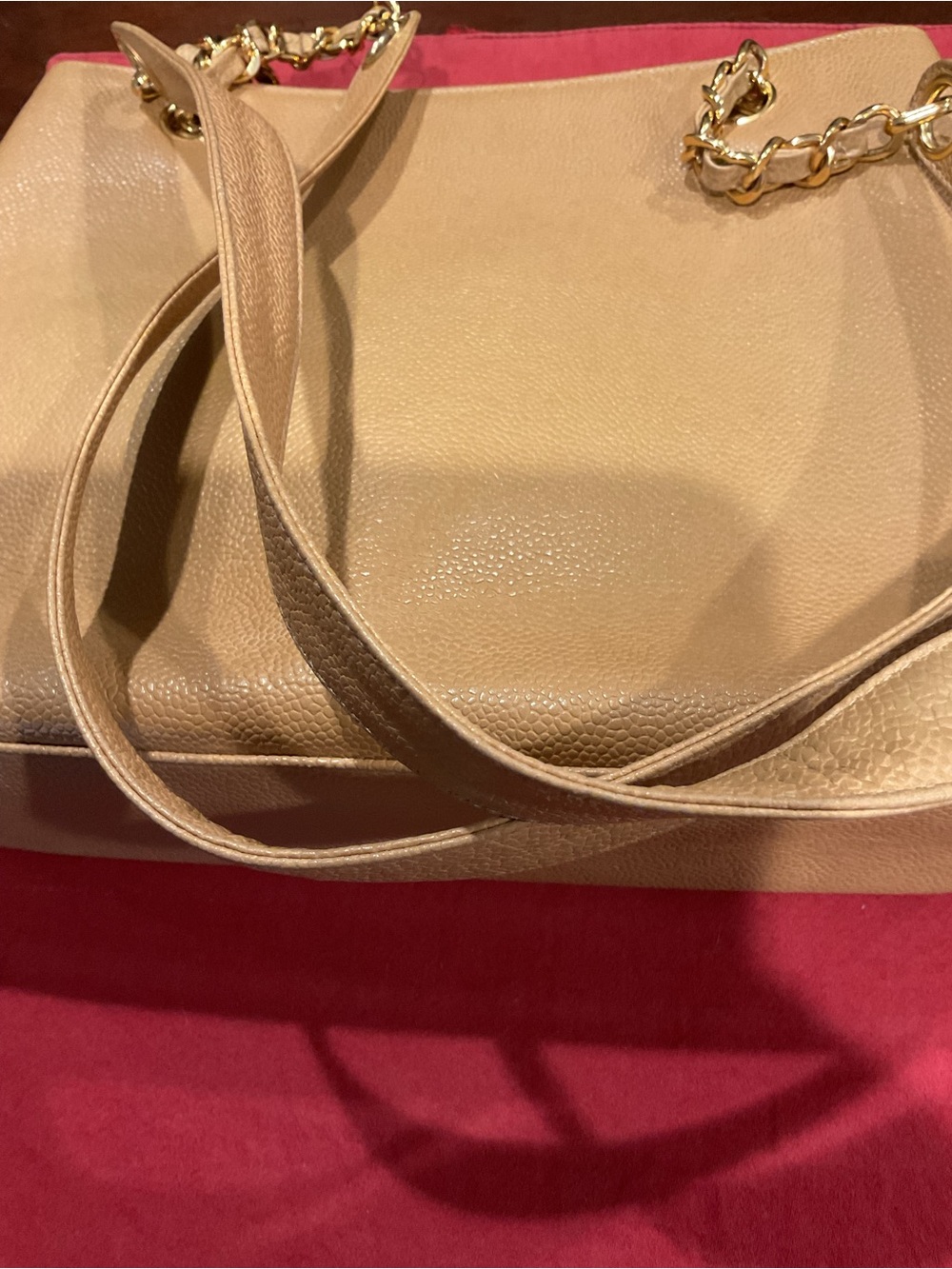 CHANEL Beige Leather Shoulder Bag with Gold Chain Detail - Picture 3 of 15